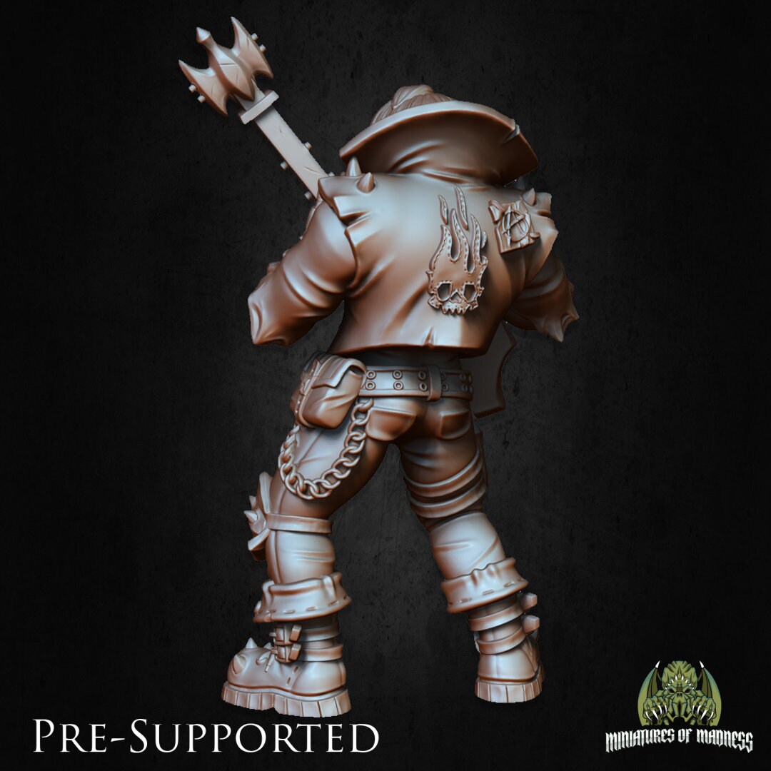Magnus The Outsider Bard | Miniatures of Madness