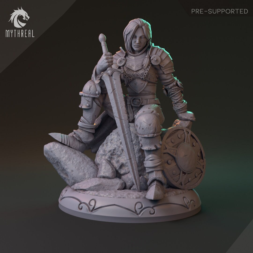 Female Human Knight, Emphyr Alkat | MythReal Games