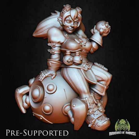 Mizzy The Artificer, Female Dwarf Halfling | Miniatures of Madness
