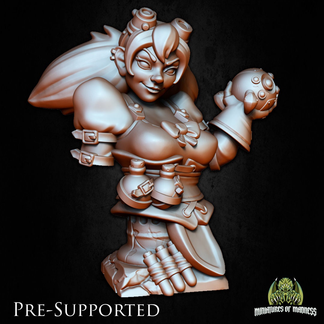 Mizzy The Artificer, Female Dwarf Halfling | Miniatures of Madness