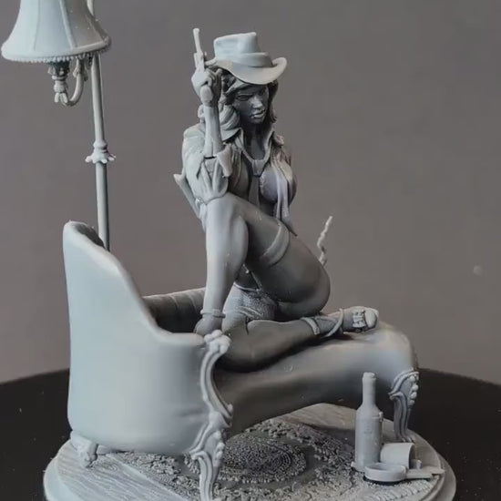 Detective Margaret "Maggie" Monroe | Black Bird Miniatures