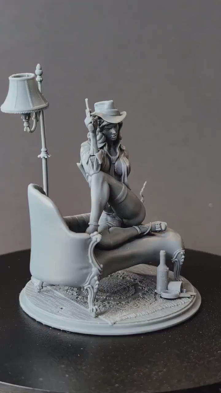 Detective Margaret "Maggie" Monroe | Black Bird Miniatures
